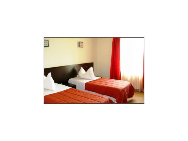 Hotel Grand Master, Dej - imaginea 