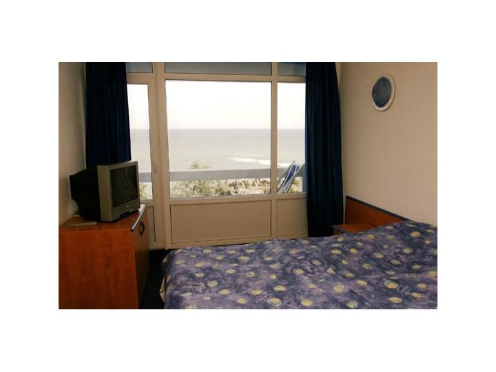 Hotel California, Cap Aurora - imaginea 
