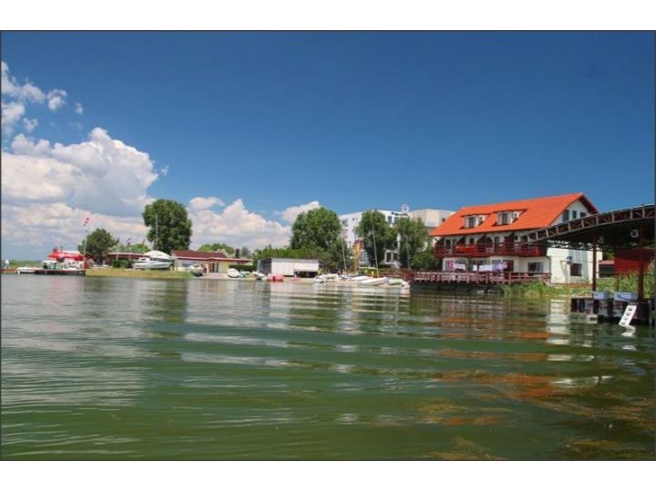 Camere de inchiriat Club Nautic Pinguin, Mamaia - imaginea 