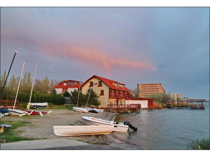 Camere de inchiriat Club Nautic Pinguin, Mamaia - imaginea 