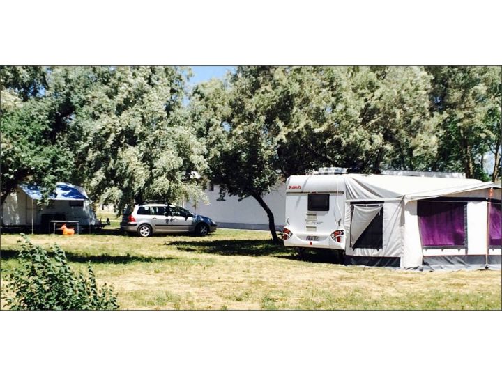 Campingul Hanul Piratilor, Navodari - imaginea 