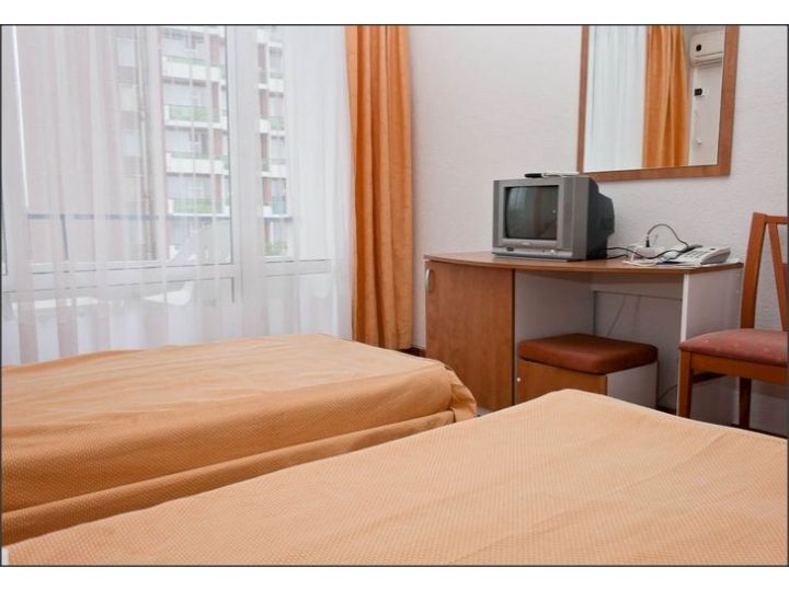 Hotel Cerna, Saturn - imaginea 