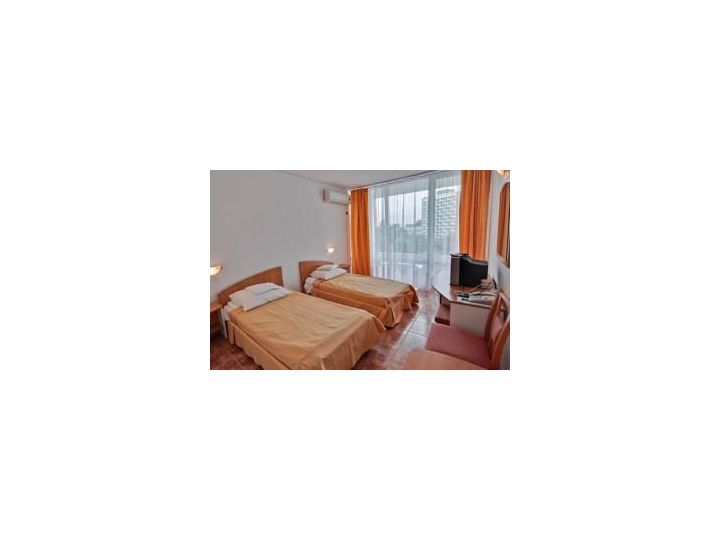 Hotel Cerna, Saturn - imaginea 