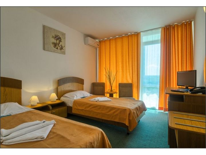 Hotel Siret, Saturn - imaginea 