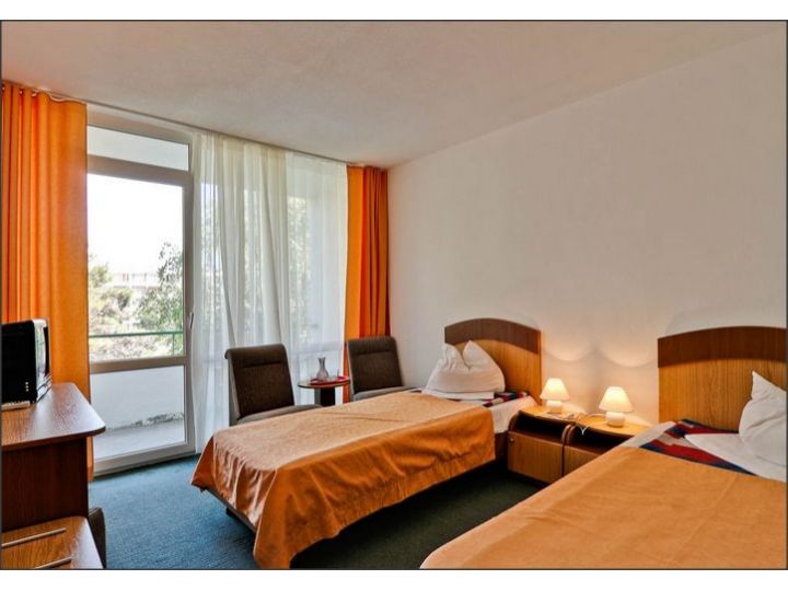 Hotel Siret, Saturn - imaginea 