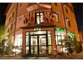 Hotel Vio, Fieni