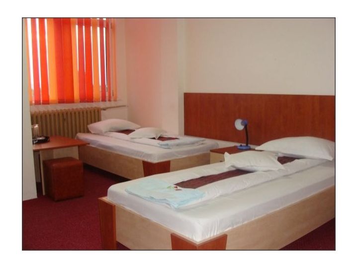 Hostel Rocoop, Filiasi - imaginea 