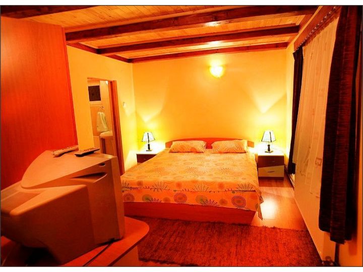 Camere de inchiriat Casa Moldovan, Izvoru Muresului - imaginea 